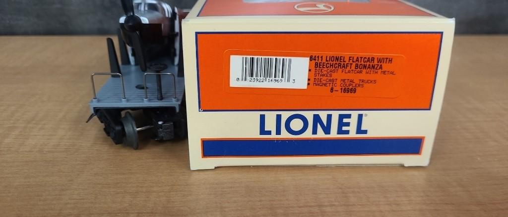 #6411 LIONEL FLATCAR W/ BEECHCRAFT BONANZA