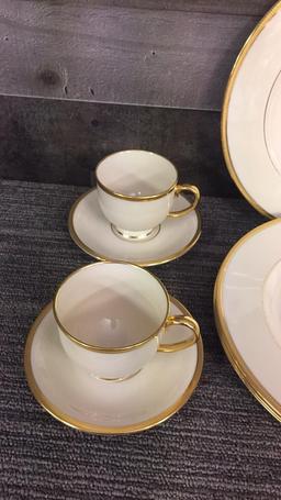 LENOX "TUXEDO" 20 PC SERVICE FOR 4 DINNER SET