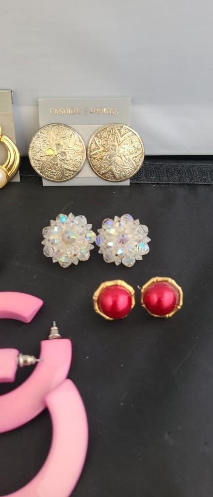 VINTAGE FASHION EARRINGS AND HEART PUFF PENDANTS