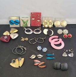 VINTAGE FASHION EARRINGS AND HEART PUFF PENDANTS