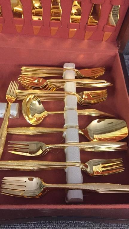 122PC FLORENTINE ELECTROPLATE GOLD-TONE FLATWARE