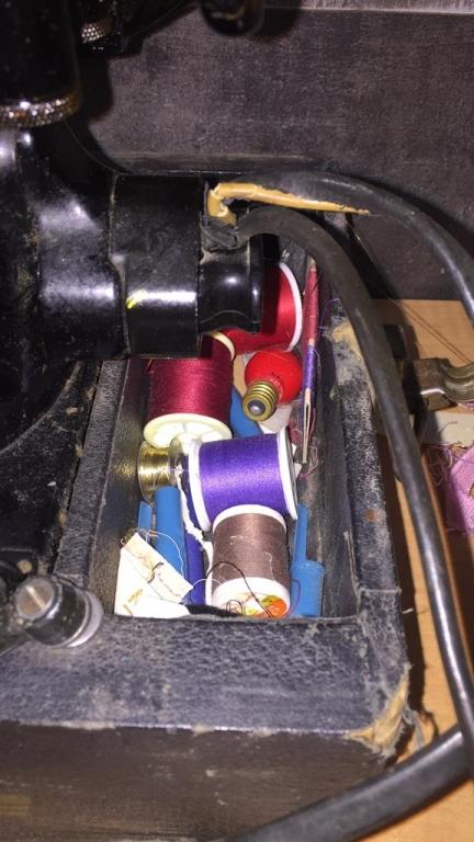 1950s SINGER SEWING MACHINE