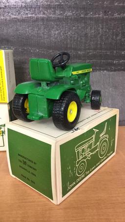 ERTL JOHN DEERE TOY LAWN AND GARDEN TRACTOR +