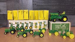 ERTL JOHN DEERE TOY LAWN AND GARDEN TRACTOR +