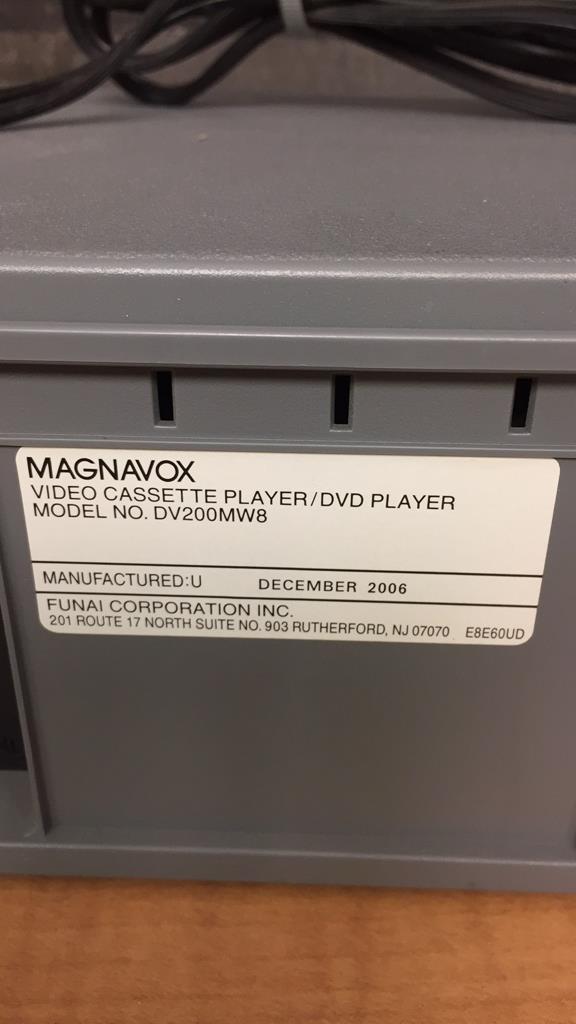MAGNAVOX  DVD PLAYER/VCR COMBO