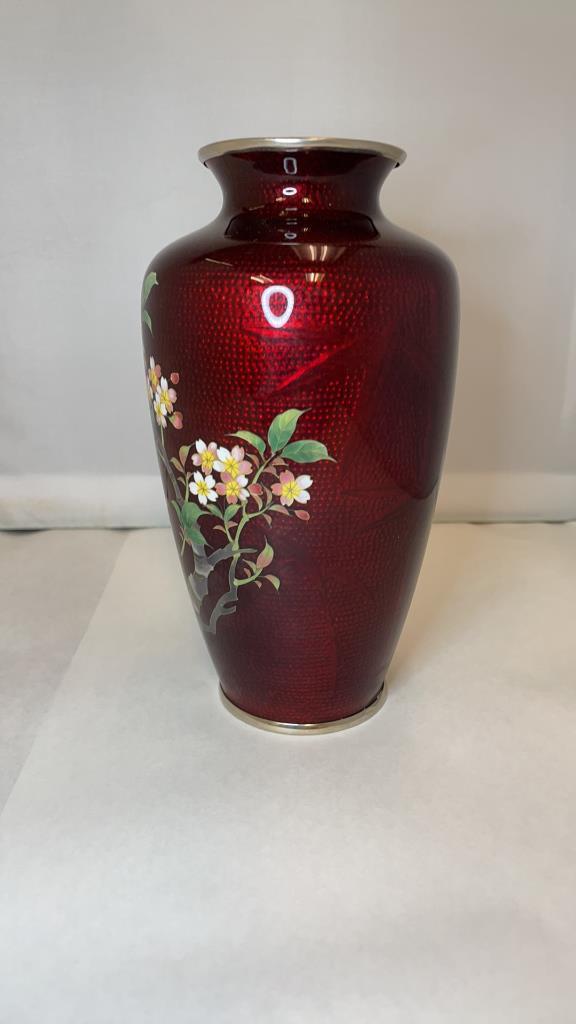 VTG JAPANESE PIGEON BLOOD CLOISONNE VASE