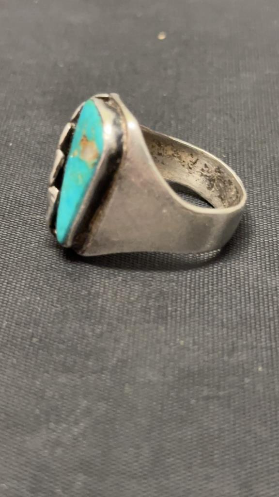 NATIVE AMERICAN STYLE TURQUOISE RING. 13G