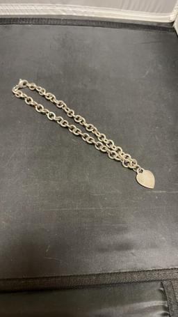 TIFFANY & CO. HEART PENDANT NECKLACE. 68G