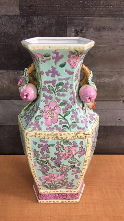 ANTIQUE CHINESE HAND PAINTED DOUBLE EAR HU VASE