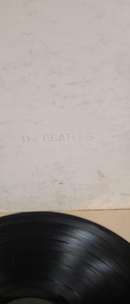 THE BEATLES VINYL LP: THE WHITE ALBUM