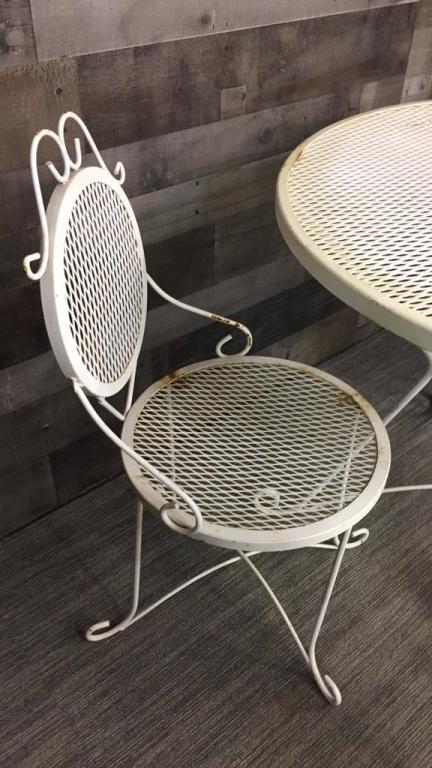 WHITE METAL MESH GARDEN PATIO SET