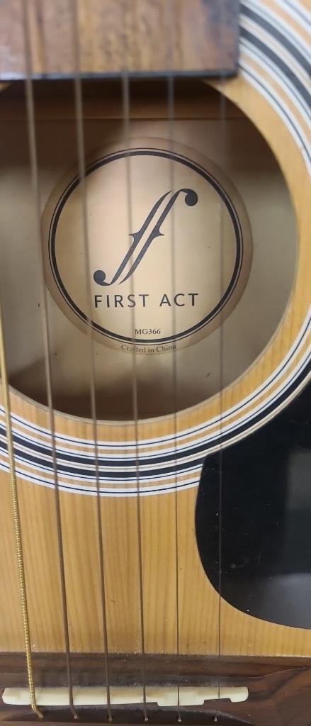 FIRST ACT NATURAL ACOUSTIC GUITAR MG366