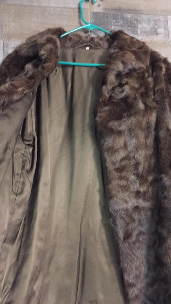 VINTAGE BROWN FUR COAT