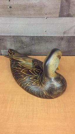 HAND-PAINTED SOLID WOOD DECOY DUCK