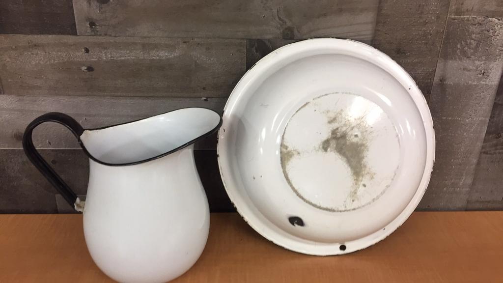 ENAMELWARE WASH BASIN & PITCHER, TEAPOT & UTENSILS