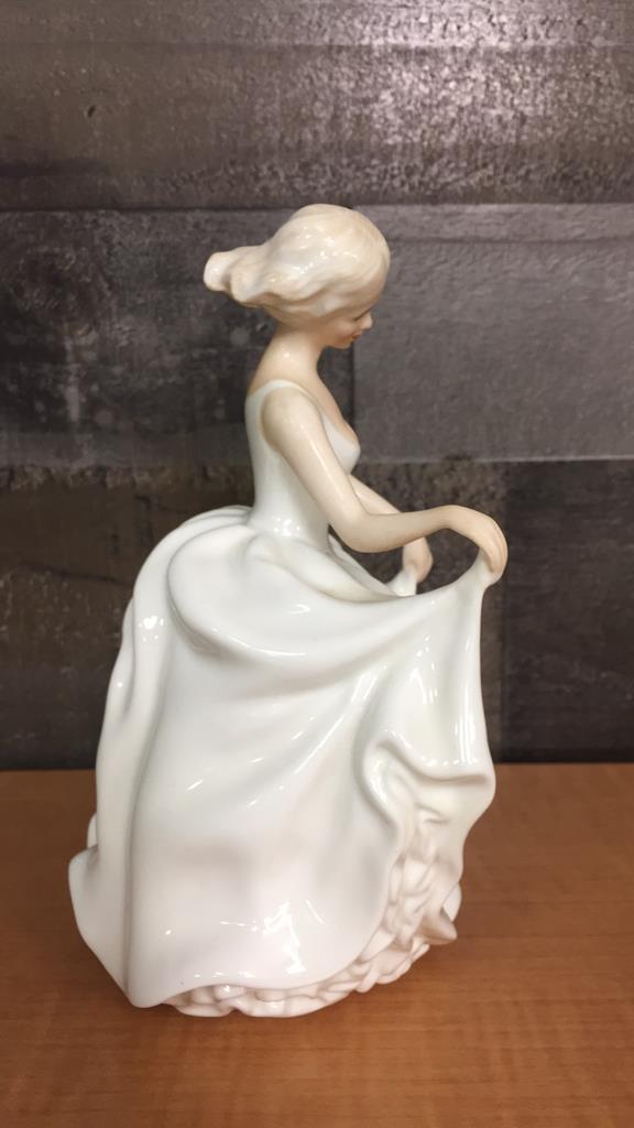 ROYAL DOULTON "TRACY" DANCER FIGURINE