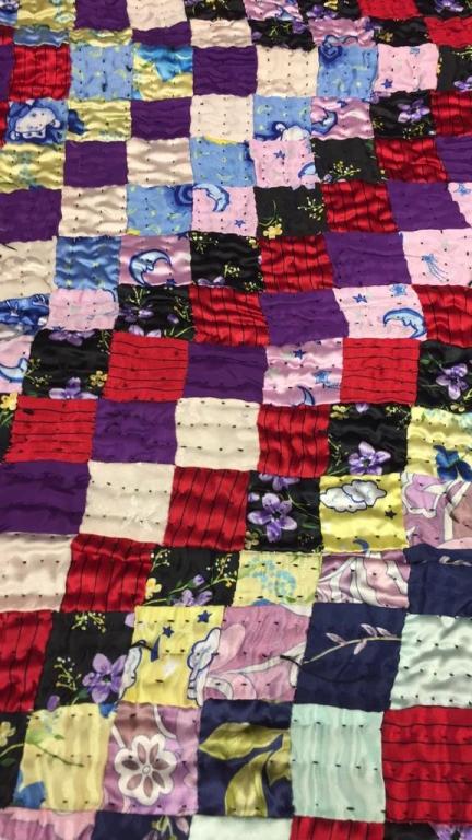 "V" PATCHWORK QUILT