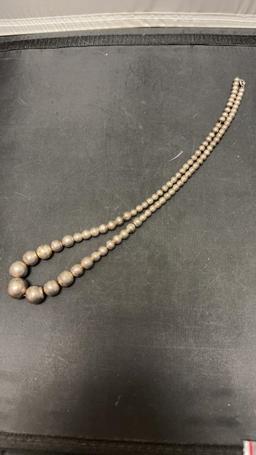 SILVER GRADUATED BEAD NECKLACE 36G