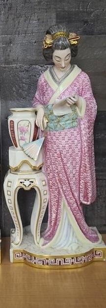 RARE ROYAL WORCESTER JAPANESE LADY BY HADLEY