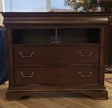 HAVERTY'S ORLEANS CHERRY MEDIA CHEST