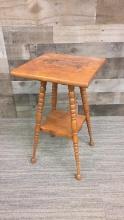 ANTIQUE VICTORIAN OAK SPINDLE LEG LAMP TABLE