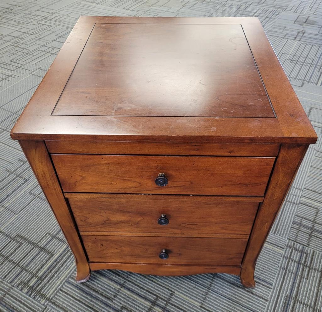 HOWARD MILLER CHAIRSIDE TABLE