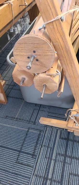 LARGE STATIONARY "STUDIO HANDCRAFT" 8 HARNESS LOOM