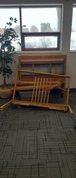 LARGE STATIONARY "STUDIO HANDCRAFT" 8 HARNESS LOOM