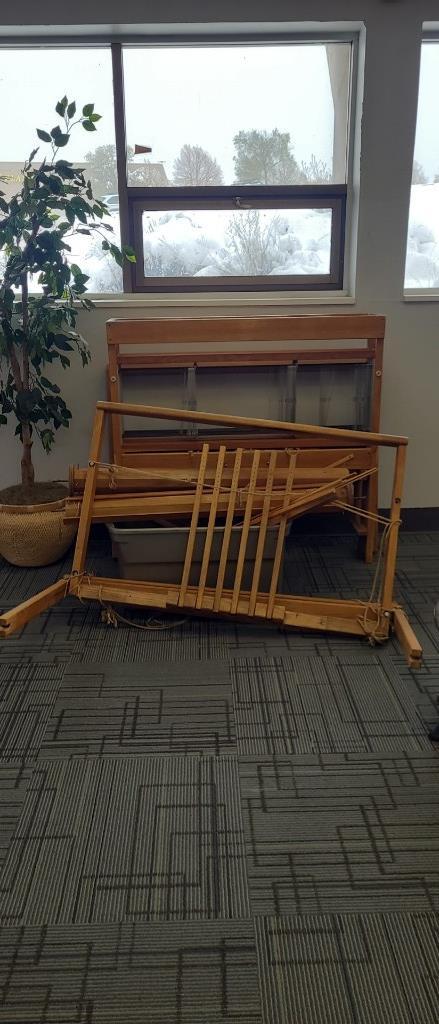 LARGE STATIONARY "STUDIO HANDCRAFT" 8 HARNESS LOOM