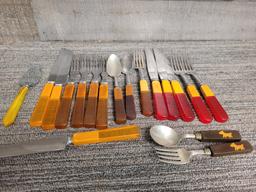 VTG BAKELITE SCOTTIE DOG & MORE UTENSILS