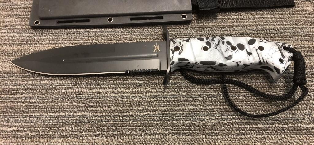 TAC XTREME SKULL CAMO HANDLE KNIFE    TX-1456WSC