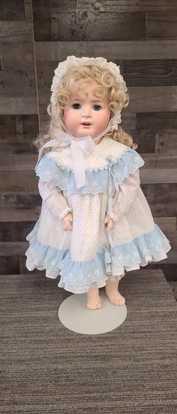 DOLL