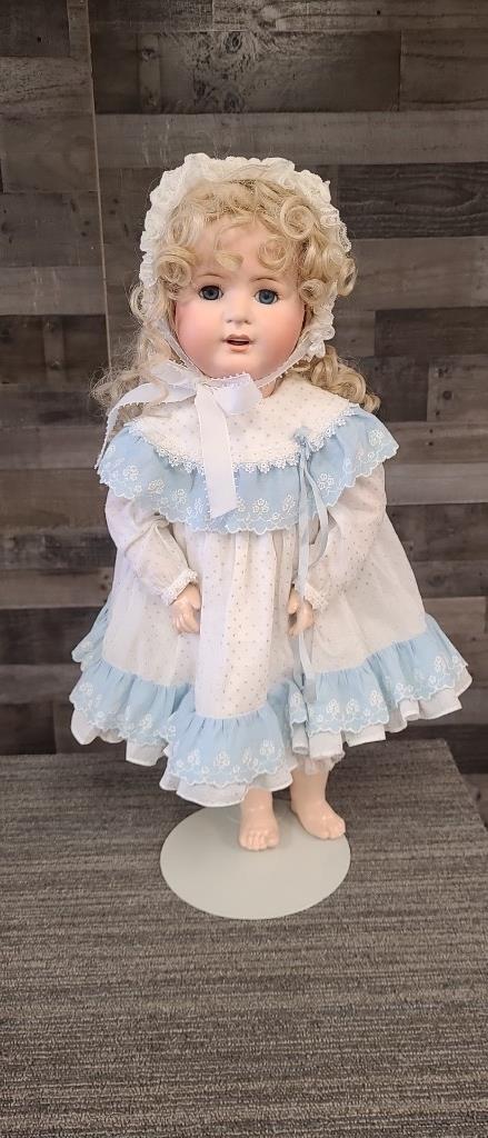 DOLL