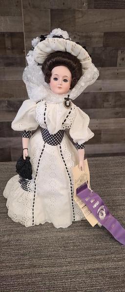 DOLL