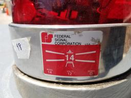 Federal Beacon Lite 2 Beam, Color: Red