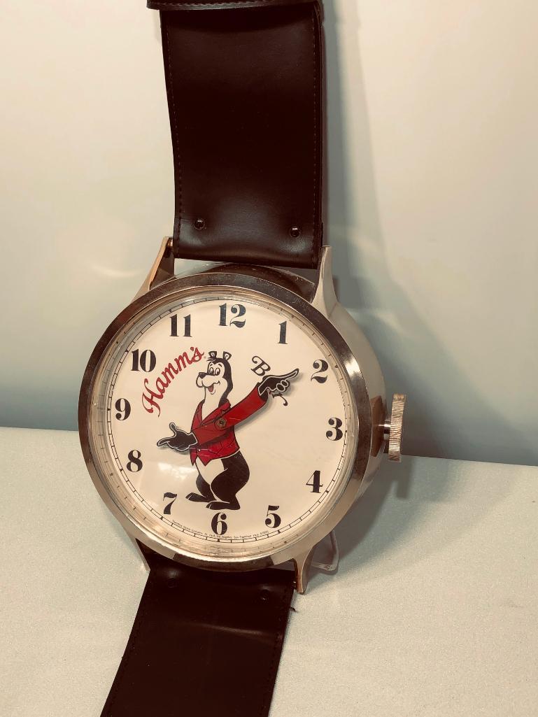 Hamm's Beer Battery Operated Wrist Watch Clock w/ Hamm's Beer Bear the Beer Bear