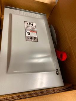 Lot of 5 Siemens Heavy Duty Safety Switches (3) HNF261R, (2) HNF362R