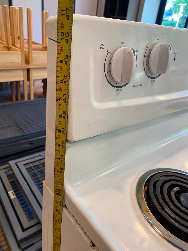 Whirlpool Electric Range / Oven, White, 30in Wide, 24in Deep, 36in to Burners, 47in Tall in Back