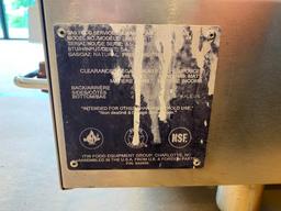 Wolf AGM Series 24in x 24in 2-Burner Natural Gas Griddle, VG Condition, Clean, Has Legs, NICE