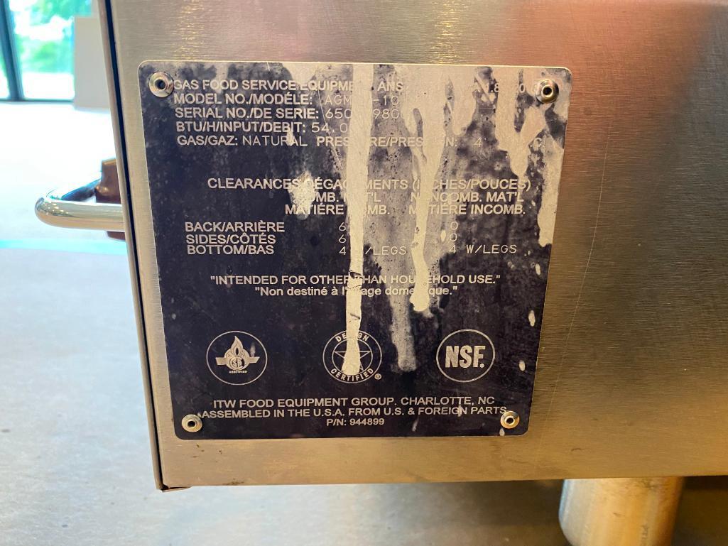 Wolf AGM Series 24in x 24in 2-Burner Natural Gas Griddle, VG Condition, Clean, Has Legs, NICE