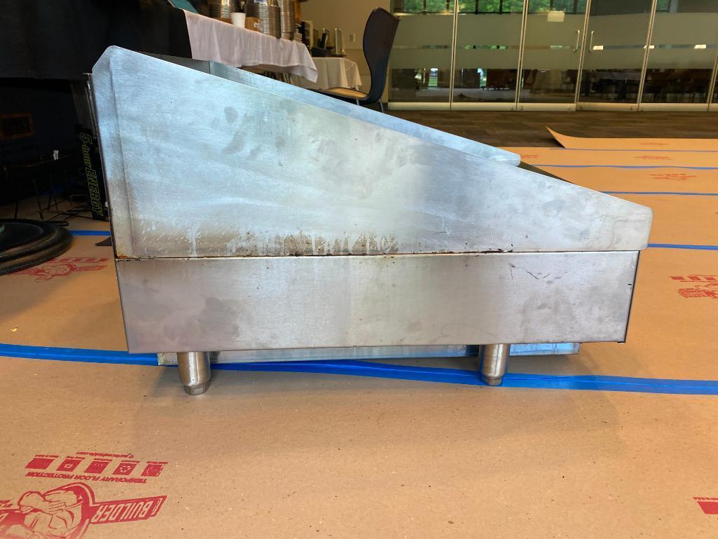 Wolf AGM Series 24in x 24in 2-Burner Natural Gas Griddle, VG Condition, Clean, Has Legs, NICE