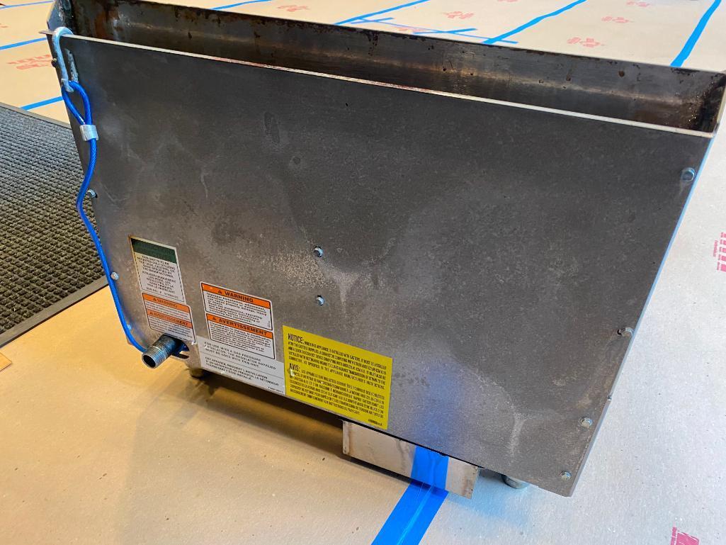 Wolf AGM Series 24in x 24in 2-Burner Natural Gas Griddle, VG Condition, Clean, Has Legs, NICE