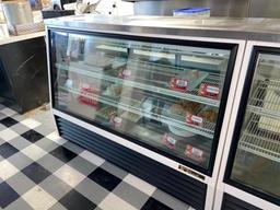 True TSID-72-3 72in Full Service Deli Case w/ Straight Glass - (3) Levels, 115v