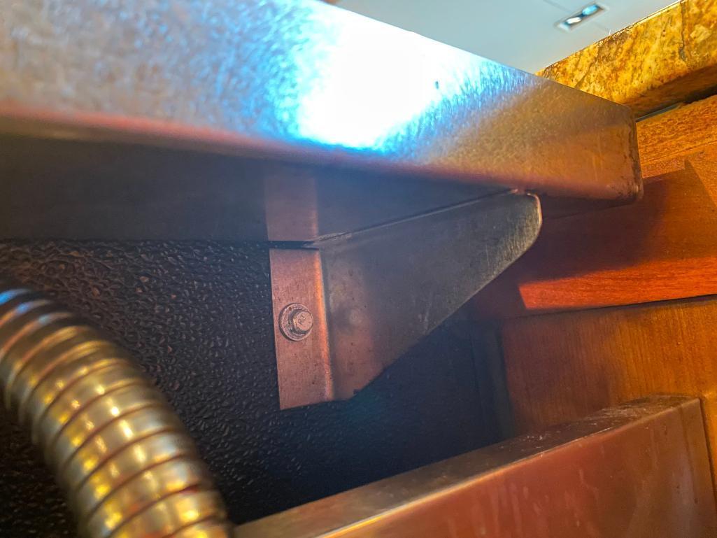 222in Bar Mount Prep Ledge