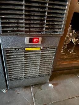 Glastender Model BB60-R6-BNH(LR) Back Bar Cooler - 60in W, 36in H