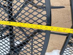 HD Outdoor Round Picnic / Patio Table w/ Epoxy Coating, 46in w/ 4 36in Bench Seats, VG Condition
