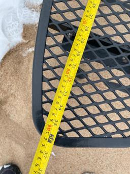 HD Outdoor Round Picnic / Patio Table w/ Epoxy Coating, 46in w/ 4 36in Bench Seats, VG Condition