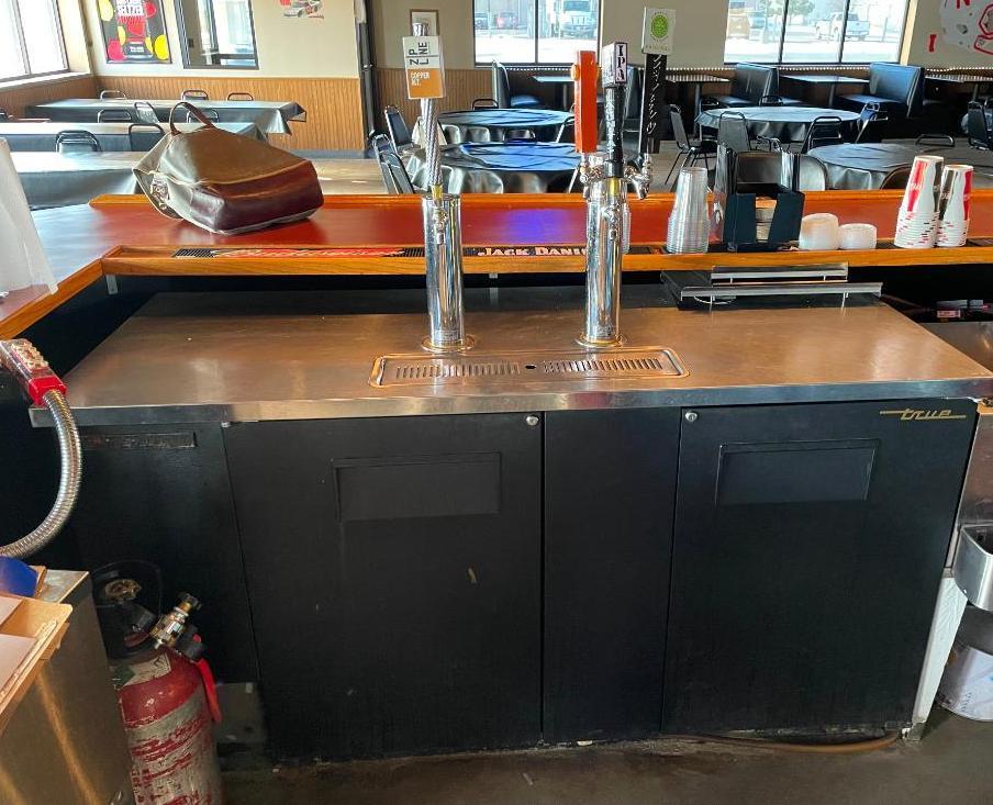 True TDD-3 Direct Draw Beer Dispenser 70in, 3 Keg Kegerator w/ 2 Tap Towers