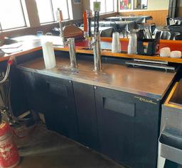True TDD-3 Direct Draw Beer Dispenser 70in, 3 Keg Kegerator w/ 2 Tap Towers