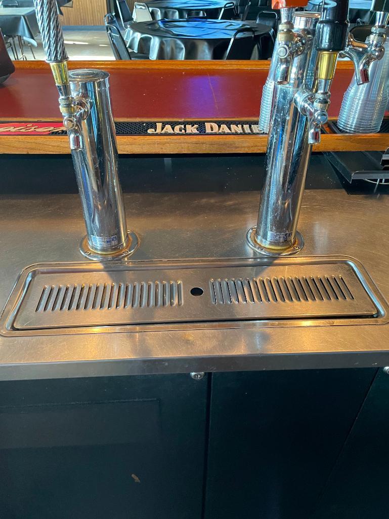 True TDD-3 Direct Draw Beer Dispenser 70in, 3 Keg Kegerator w/ 2 Tap Towers